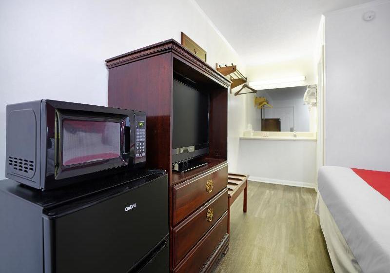 فندق على الطريق Oyo Hotel Calhoun Ga I-75 & Us-41 Hwy