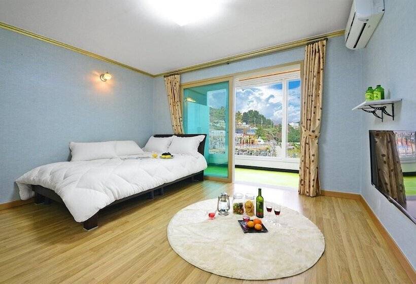 Samcheok Jangho Sanho Pension