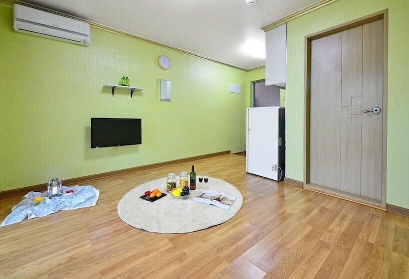 Samcheok Jangho Sanho Pension