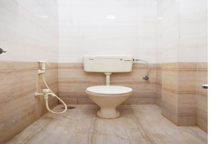 Spot On 29030 Hotel Royal Front