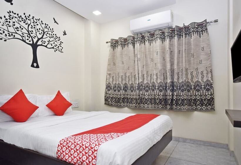 Spot On 29030 Hotel Royal Front