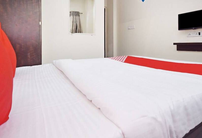 Spot On 29030 Hotel Royal Front