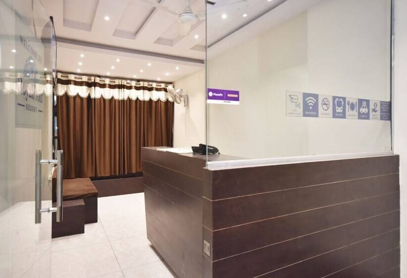 Spot On 29030 Hotel Royal Front