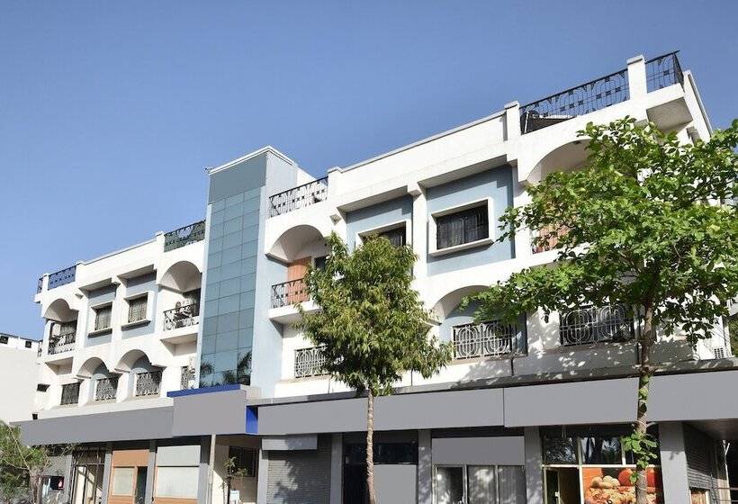 Spot On 29030 Hotel Royal Front