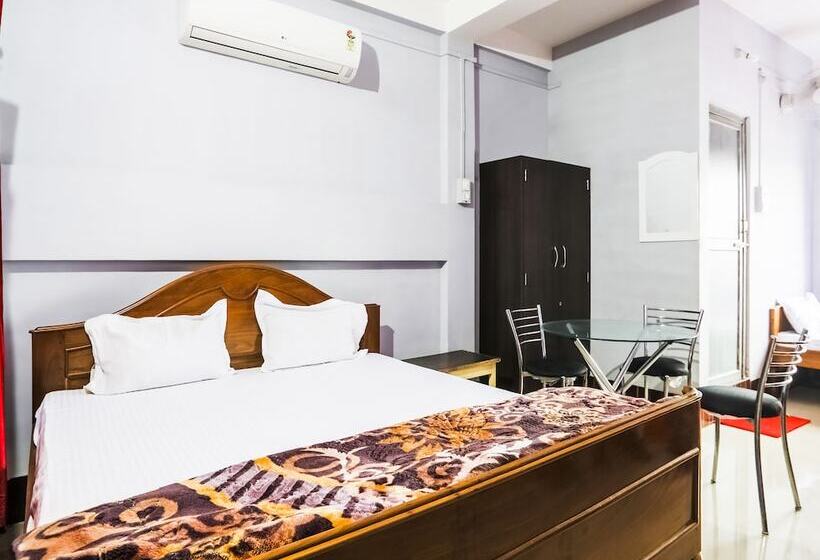 Spot On 47105 Hotel Hornbill