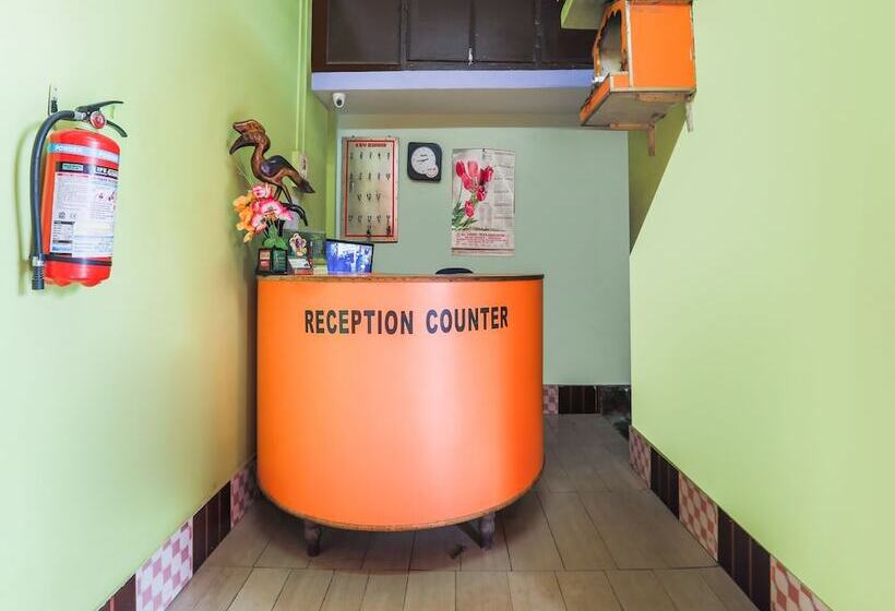 Spot On 47105 Hotel Hornbill