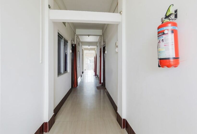 Spot On 47105 Hotel Hornbill