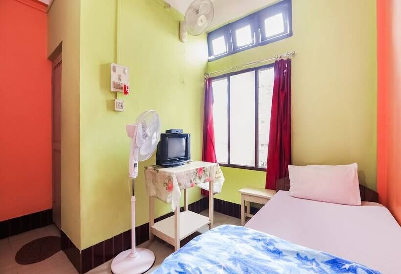 Spot On 47105 Hotel Hornbill