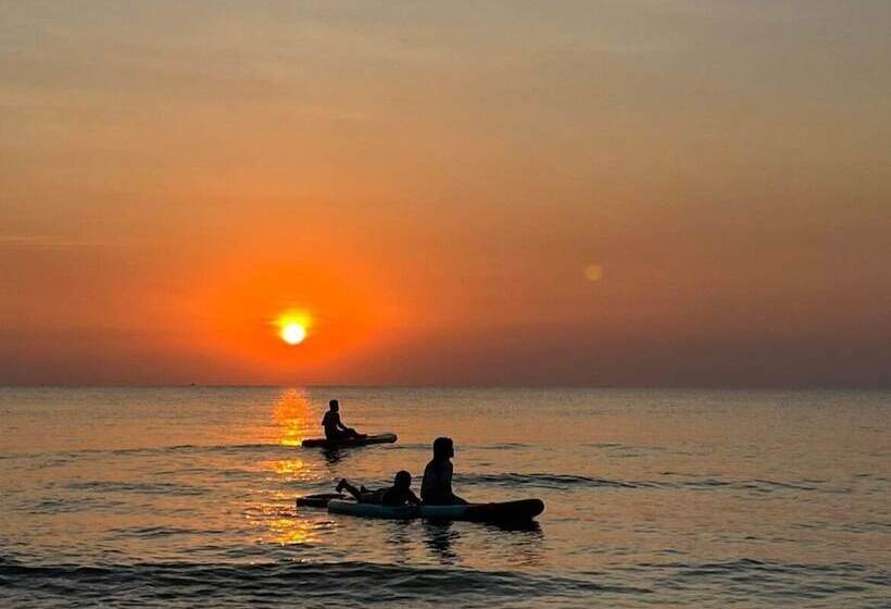 Vida Loca Sunset Beach Resort