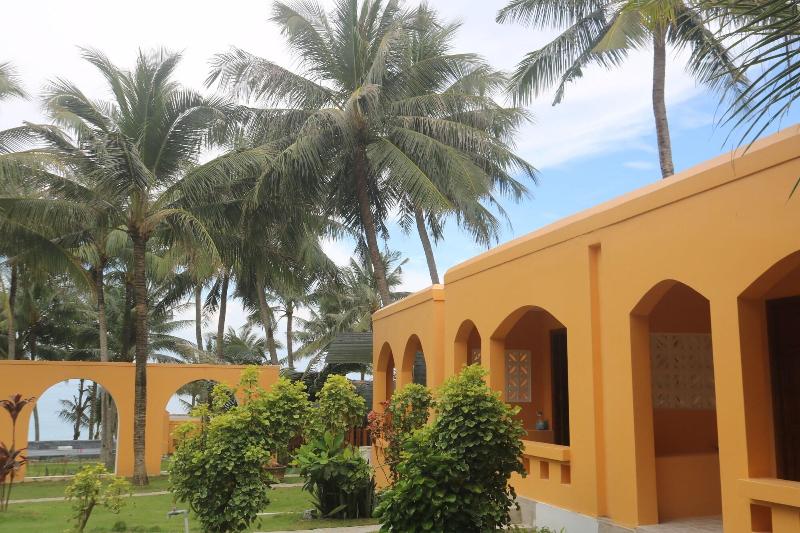 Vida Loca Sunset Beach Resort