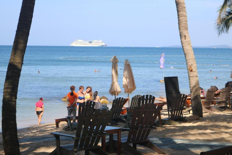 Vida Loca Sunset Beach Resort