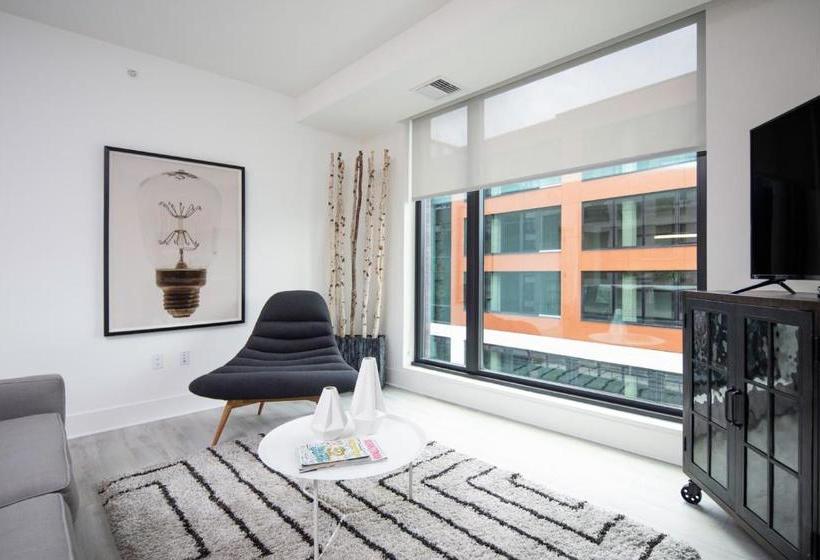 فندق Why Tysons Corner  Luxe Suites Greensboro Dr