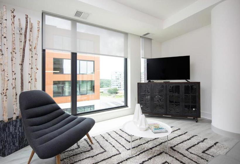 בית מלון כפרי Why Tysons Corner  Luxe Suites Greensboro Dr