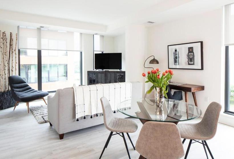 בית מלון כפרי Why Tysons Corner  Luxe Suites Greensboro Dr