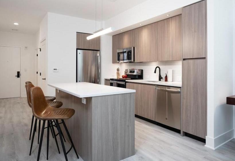 فندق Why Tysons Corner  Luxe Suites Greensboro Dr