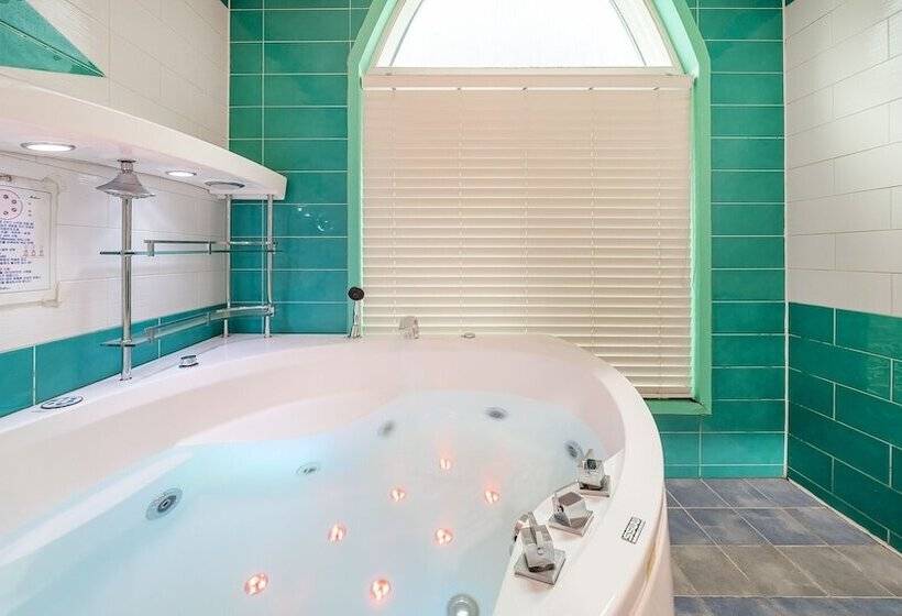 Gapyeong Amormio Spa Pension