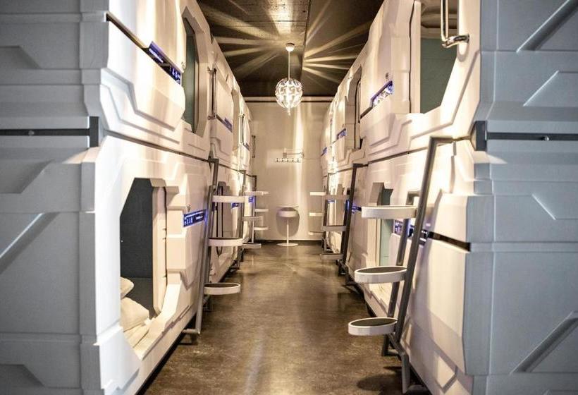 هتل کپسول Puffin Nest Capsule Hostel