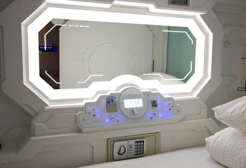 هتل کپسول Puffin Nest Capsule Hostel