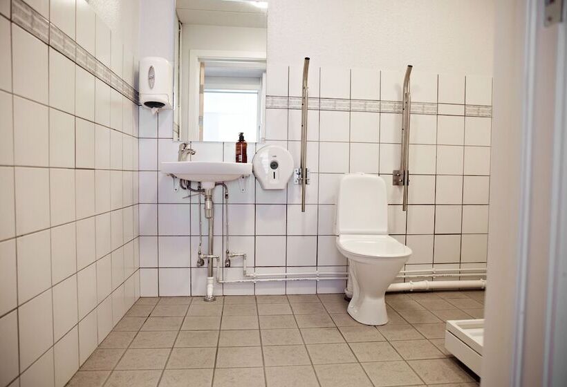 هتل کپسول Puffin Nest Capsule Hostel