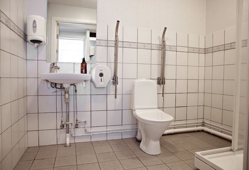 هتل کپسول Puffin Nest Capsule Hostel