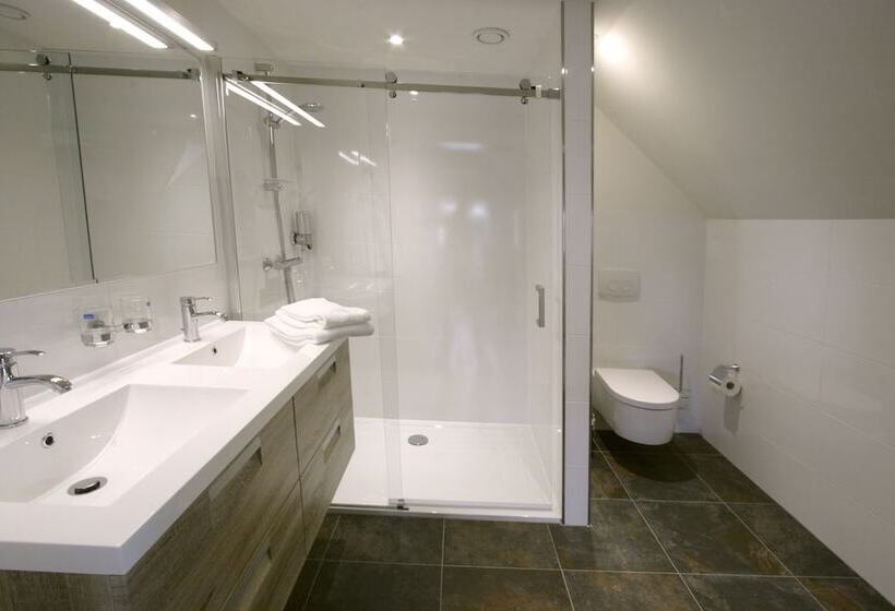 In De Witte Dame Hotel Bar Kitchen Apartments