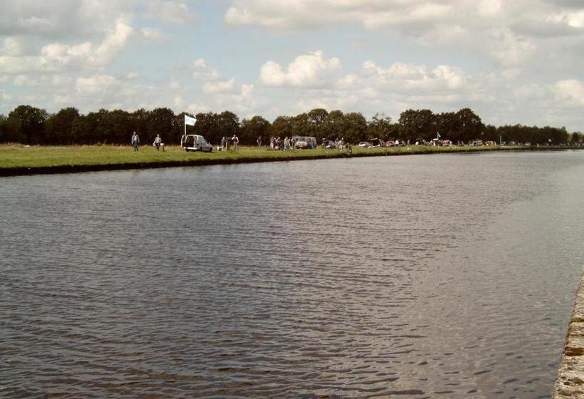 호텔 De Vriezerbrug