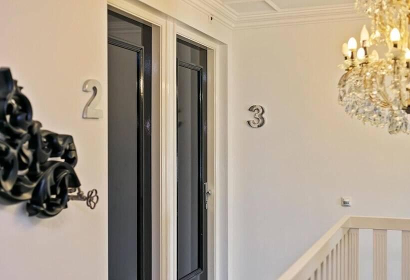 בית מלון כפרי Garni Villa Arrisja