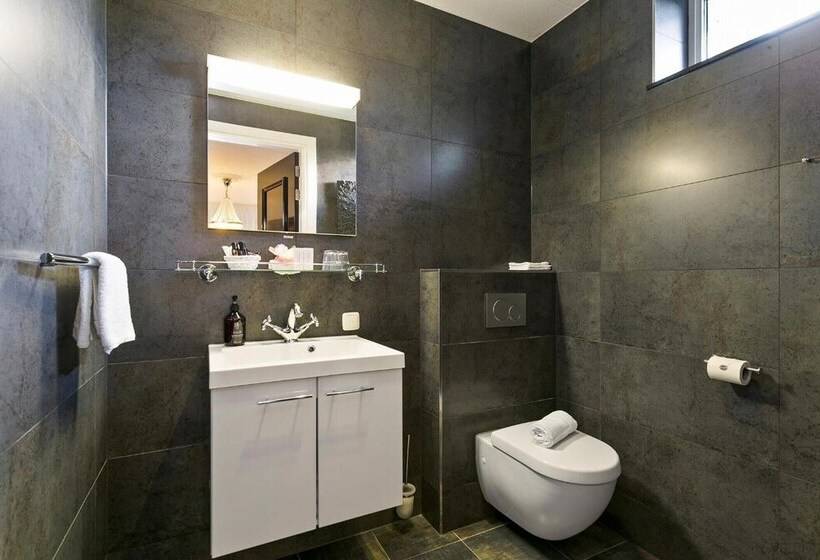 בית מלון כפרי Garni Villa Arrisja