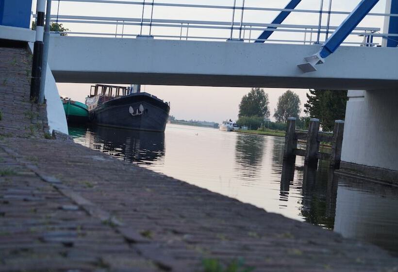 住宿加早餐  Mid83