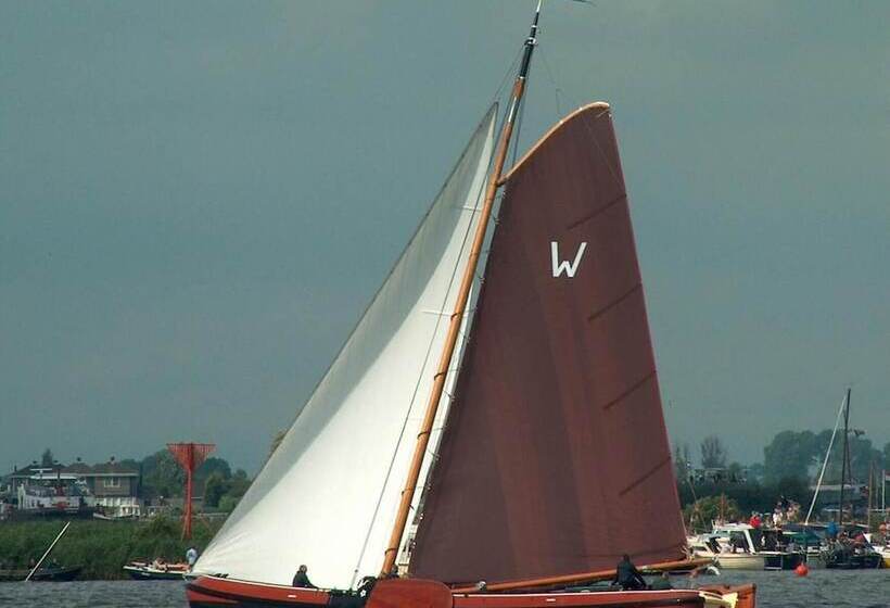 住宿加早餐  Mid83