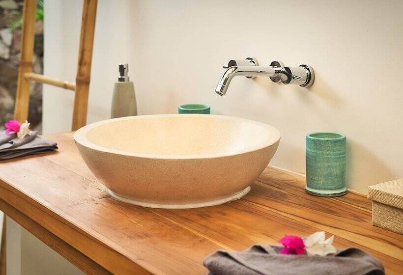 مبيت وإفطار Segara Lombok Beach Resort