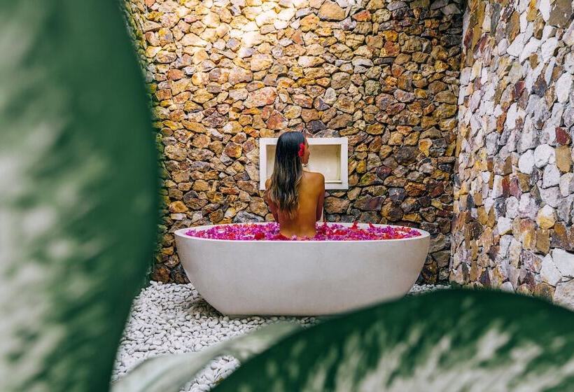 مبيت وإفطار Segara Lombok Beach Resort