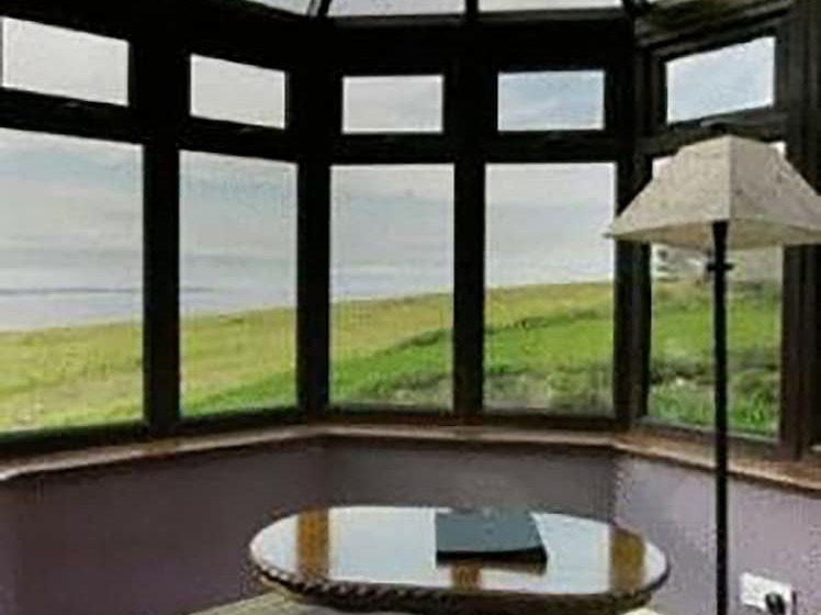 בית מלון כפרי Ballinalacken Castle Country House