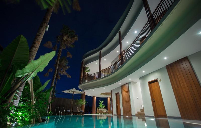 هتل Curve House Umalas