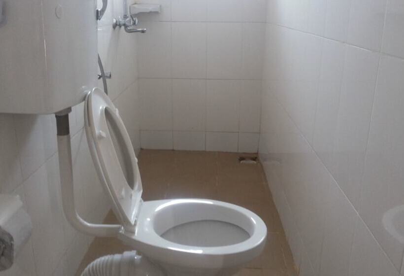 هتل Jojo's Palace Annex