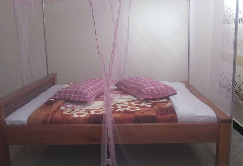 هتل Jojo's Palace Annex