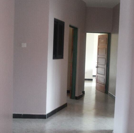 هتل Jojo's Palace Annex