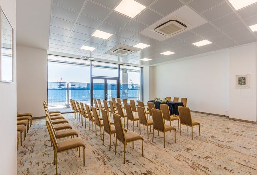 فندق Marina Burgas