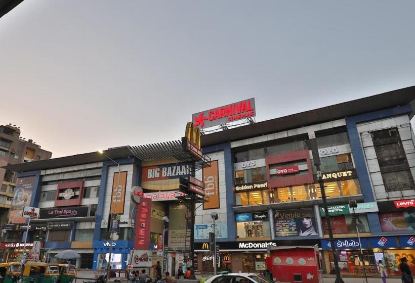 Hotel Oyo Flagship 24008 Himalaya