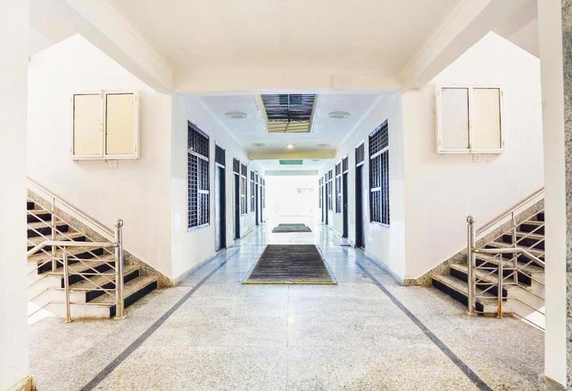 Отель Oyo Rooms Noida Atta Market