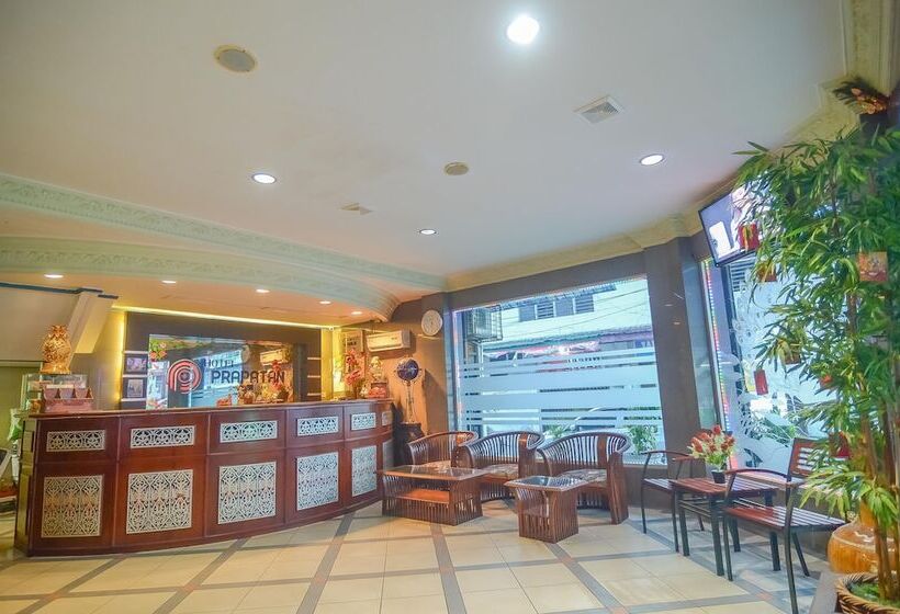 هتل Reddoorz Near Tugu Naga Singkawang