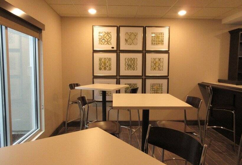 בית מלון כפרי Sleep Inn Spokane Airport