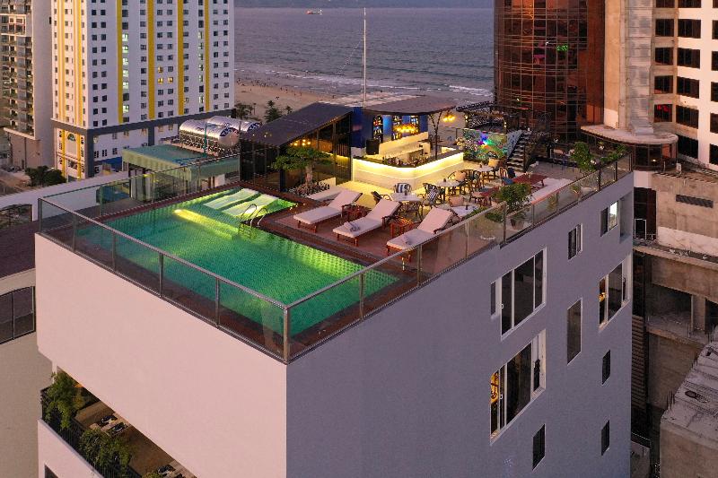 Sofiana My Khe Hotel & Spa  Rooftop Pool Bar