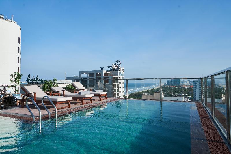 Sofiana My Khe Hotel & Spa  Rooftop Pool Bar