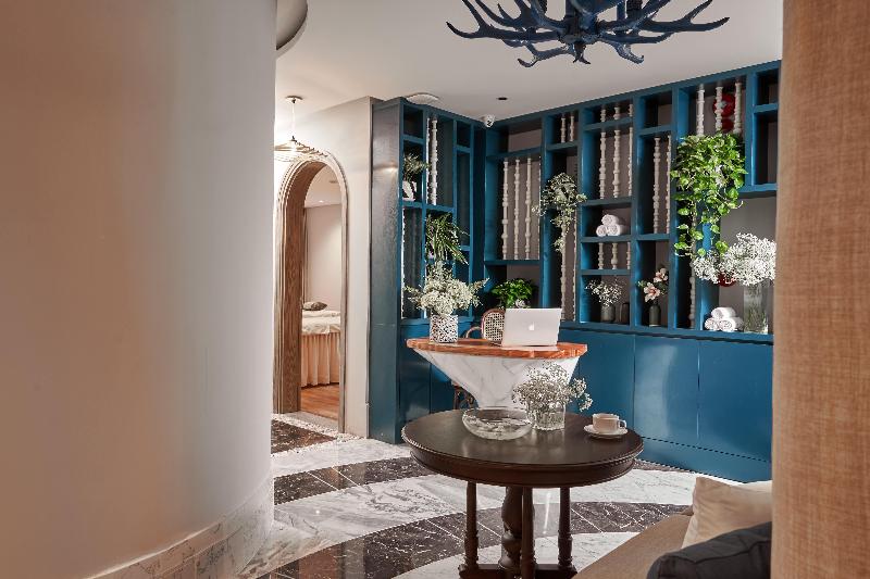 Sofiana My Khe Hotel & Spa  Rooftop Pool Bar