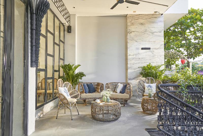 Sofiana My Khe Hotel & Spa  Rooftop Pool Bar