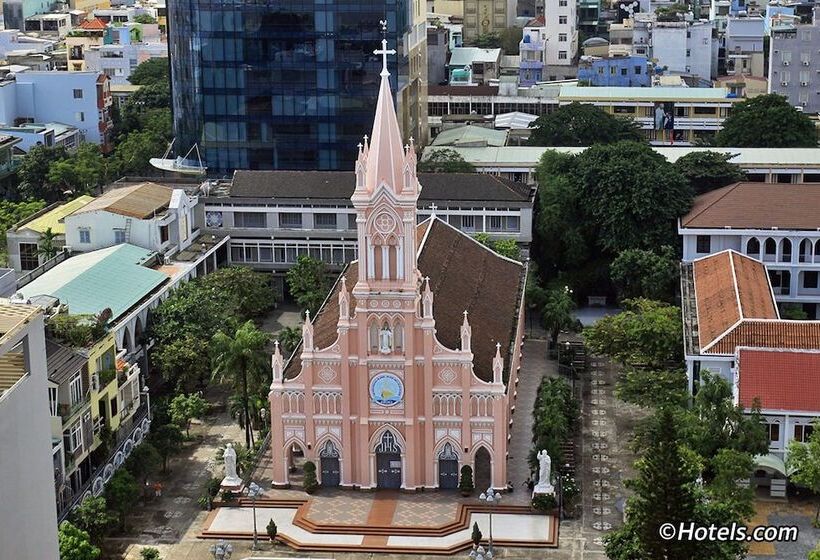 Sofiana My Khe Hotel & Spa  Rooftop Pool Bar