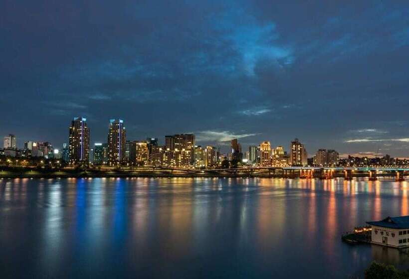 Sofiana My Khe Hotel & Spa  Rooftop Pool Bar