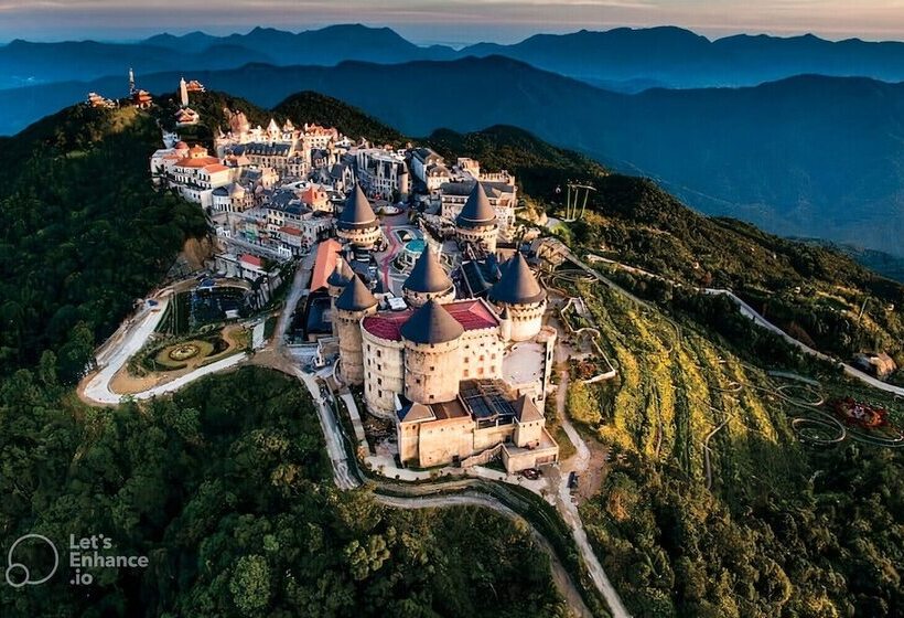 Sofiana My Khe Hotel & Spa  Rooftop Pool Bar