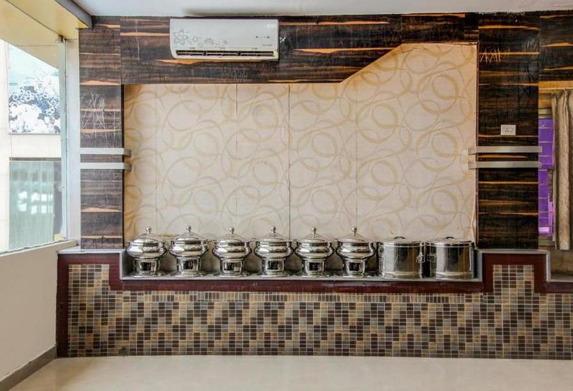 Отель Treebo Trend M V Boutique